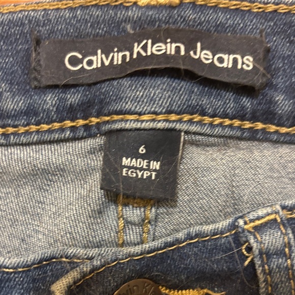 Calvin Klein Woman’s 6 Medium Wash Skinny Jeans Excellent Condition - Picture 3 of 12